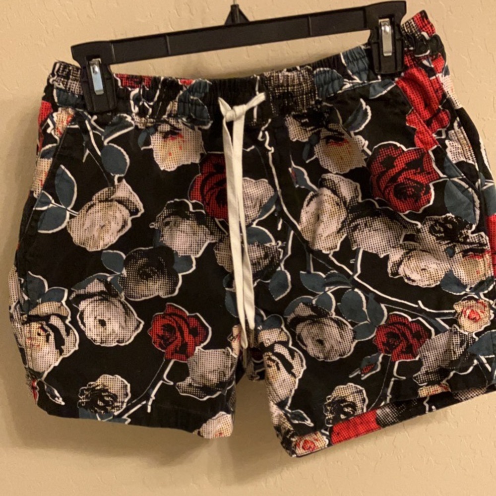 Urban Outfitters Floral Men’s Small Short